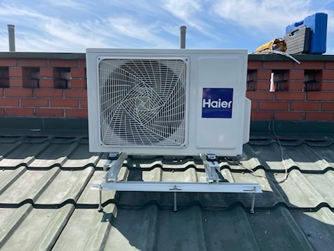 Klimatyzacja kanałowa Haier Slim Duct w kawalerce – realizacja Warszawa
