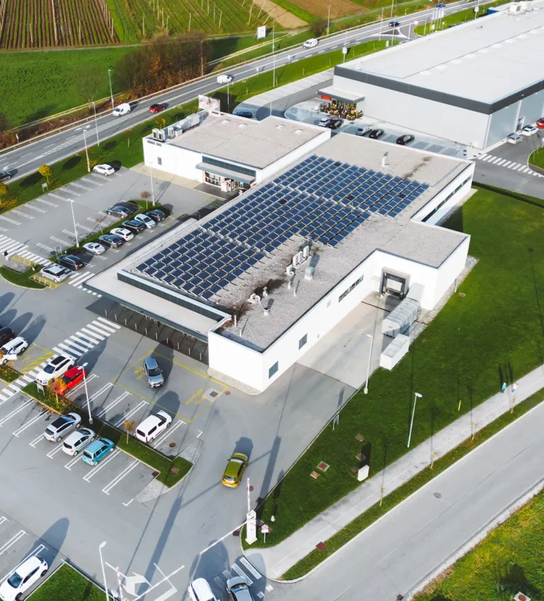Fotowoltaika Piotrków Trybunalski 2 Instalacja fotowoltaiczna na dachu budynku firmowego